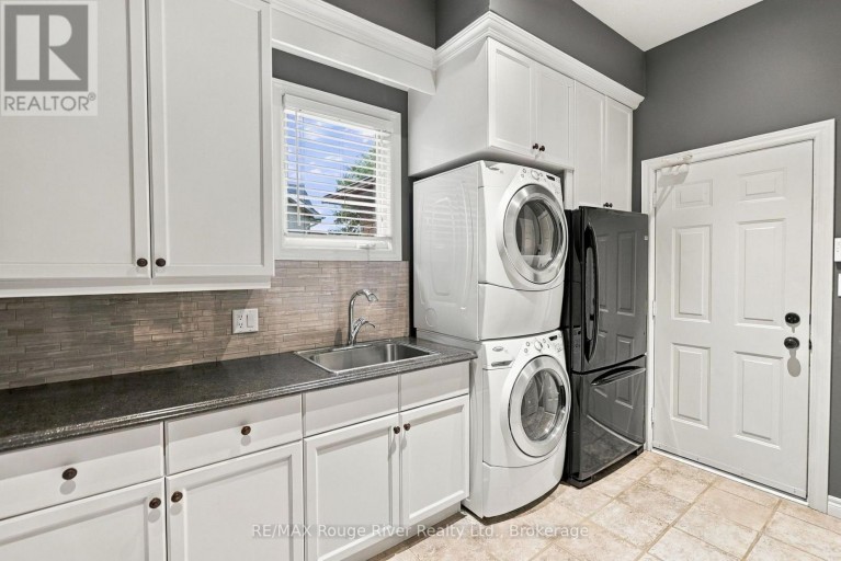 264 RYERSON CRESCENT, Oshawa (Samac), Ontario, L1G8B7