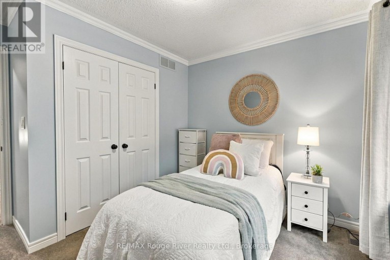 264 RYERSON CRESCENT, Oshawa (Samac), Ontario, L1G8B7