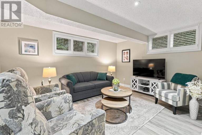 264 RYERSON CRESCENT, Oshawa (Samac), Ontario, L1G8B7