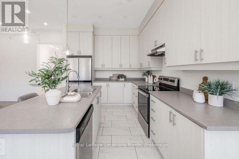 298 RAMBLEWOOD DRIVE, Wasaga Beach, Ontario, L9Z2B2