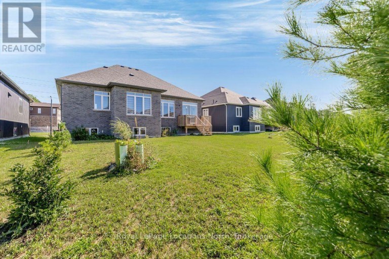 298 RAMBLEWOOD DRIVE, Wasaga Beach, Ontario, L9Z2B2