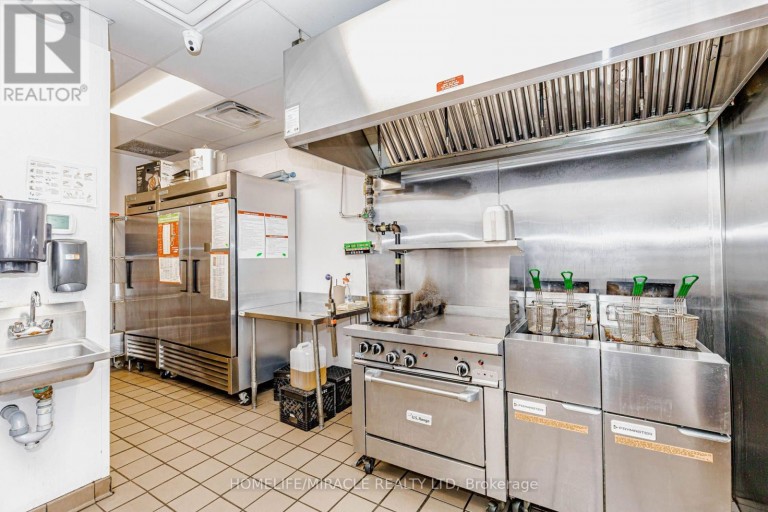 4 - 6015 STEELS AVENUE E, Toronto (Milliken), Ontario, M1V5P7