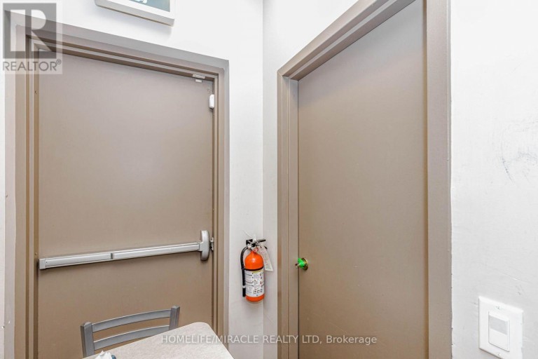 4 - 6015 STEELS AVENUE E, Toronto (Milliken), Ontario, M1V5P7