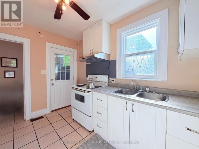 3203 LINWOOD PLACE, Windsor, Ontario, N9C1P9
