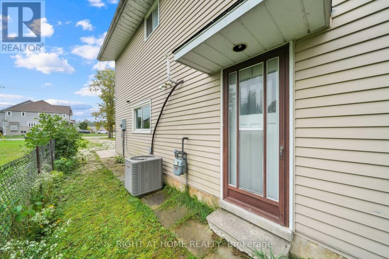 138 45TH STREET N, Wasaga Beach, Ontario, L9Z1Z2