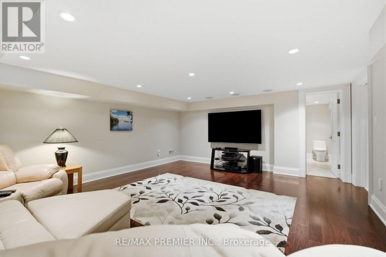 132 THE KINGSWAY, Toronto (Kingsway South), Ontario, M8X2V3