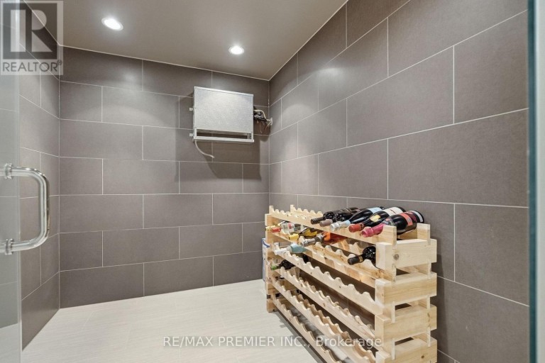 132 THE KINGSWAY, Toronto (Kingsway South), Ontario, M8X2V3