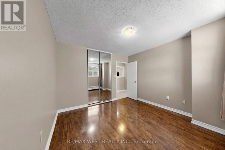 102 - 370 DIXON ROAD, Toronto (Kingsview Village-The Westway), Ontario, M9R1T2