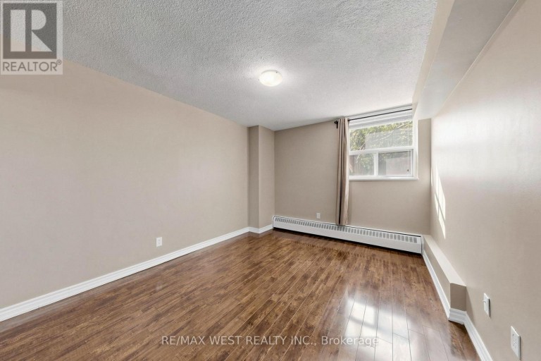 102 - 370 DIXON ROAD, Toronto (Kingsview Village-The Westway), Ontario, M9R1T2
