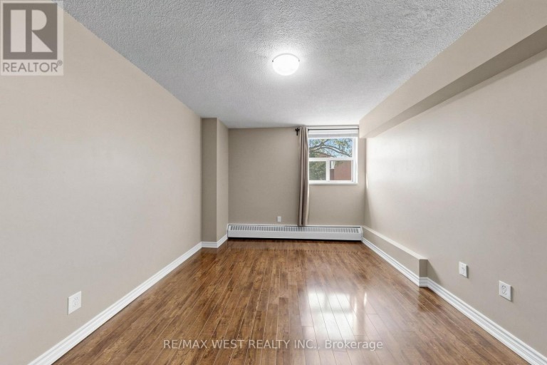 102 - 370 DIXON ROAD, Toronto (Kingsview Village-The Westway), Ontario, M9R1T2