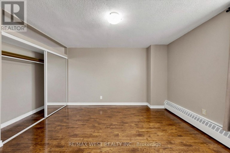 102 - 370 DIXON ROAD, Toronto (Kingsview Village-The Westway), Ontario, M9R1T2