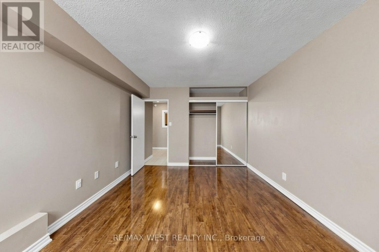 102 - 370 DIXON ROAD, Toronto (Kingsview Village-The Westway), Ontario, M9R1T2