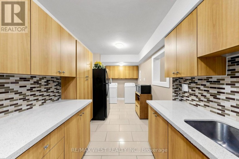 102 - 370 DIXON ROAD, Toronto (Kingsview Village-The Westway), Ontario, M9R1T2