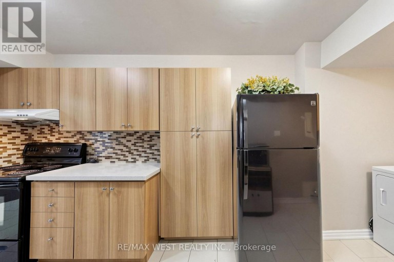 102 - 370 DIXON ROAD, Toronto (Kingsview Village-The Westway), Ontario, M9R1T2