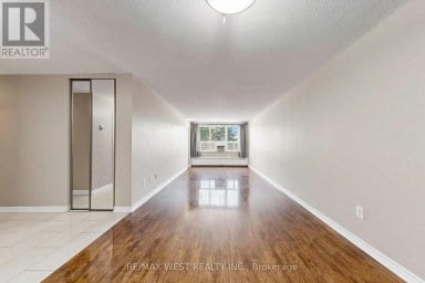 102 - 370 DIXON ROAD Toronto (Kingsview Village-The Westway) Ontario photo 9