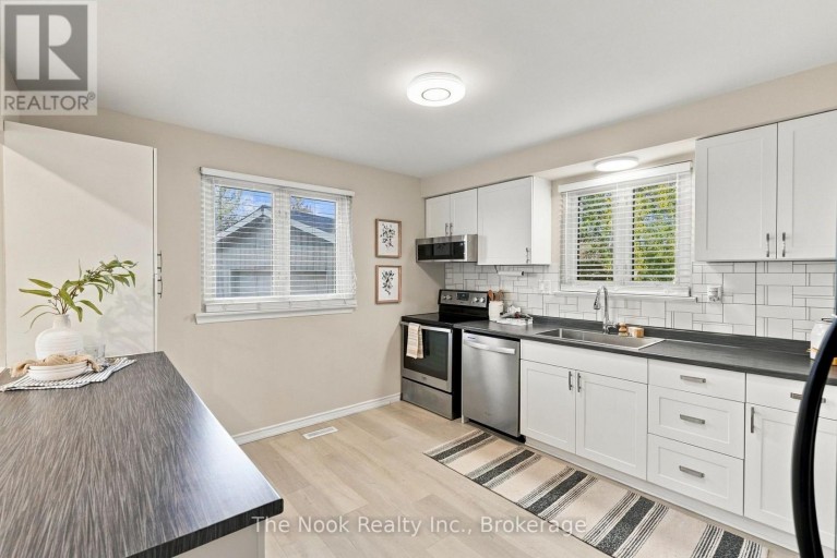 456 HARCOURT DRIVE, Oshawa (Donevan), Ontario, L1H6V6