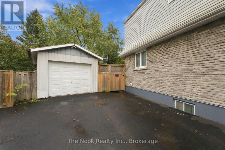 456 HARCOURT DRIVE, Oshawa (Donevan), Ontario, L1H6V6