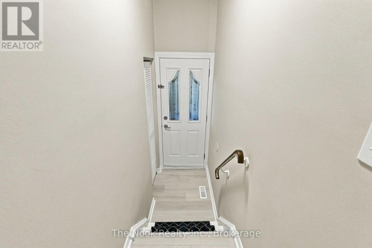 456 HARCOURT DRIVE, Oshawa (Donevan), Ontario, L1H6V6