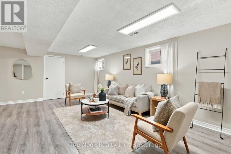 456 HARCOURT DRIVE, Oshawa (Donevan), Ontario, L1H6V6
