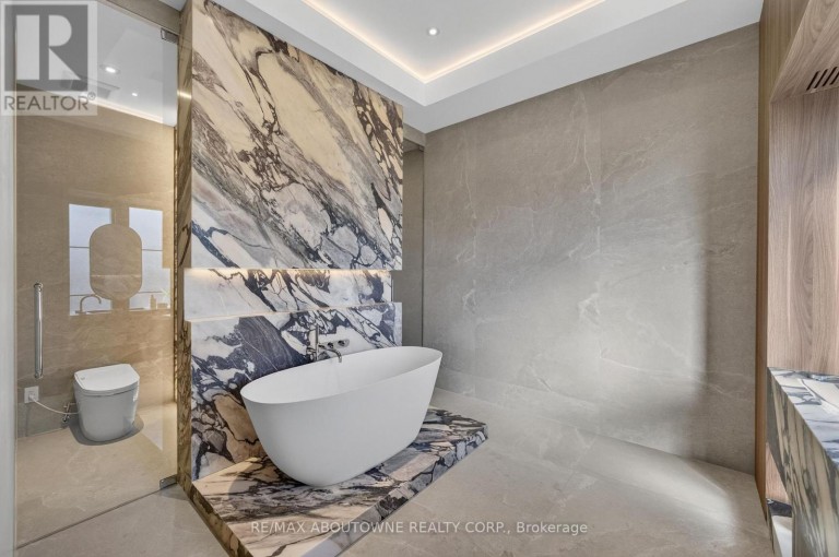 146 THIRD LINE, Oakville (BR Bronte), Ontario, L6L3Z8