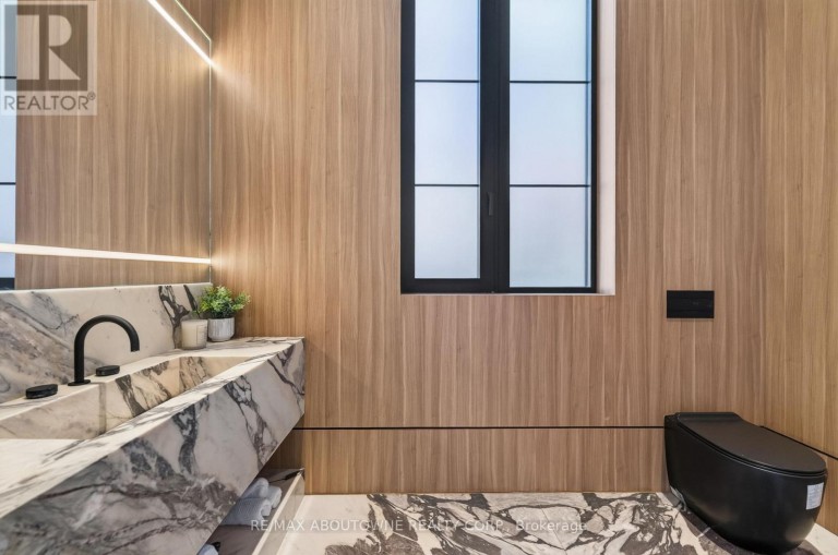 146 THIRD LINE, Oakville (BR Bronte), Ontario, L6L3Z8