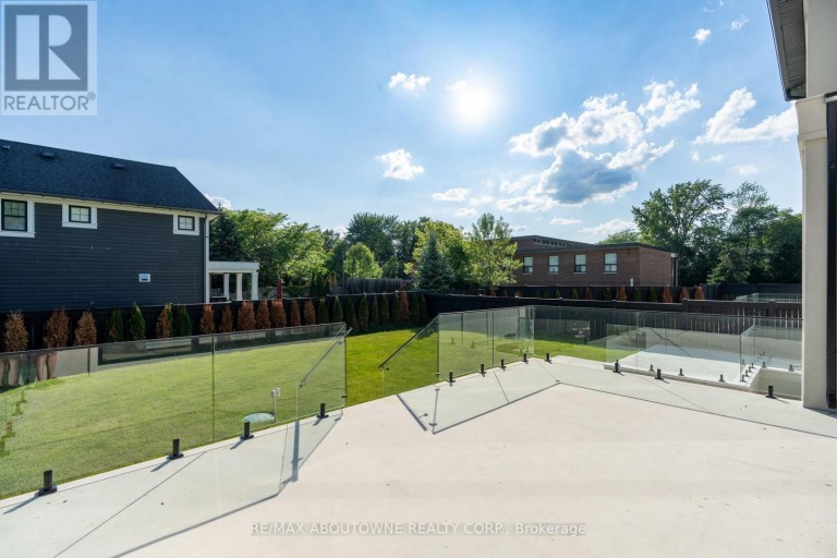 146 THIRD LINE, Oakville (BR Bronte), Ontario, L6L3Z8