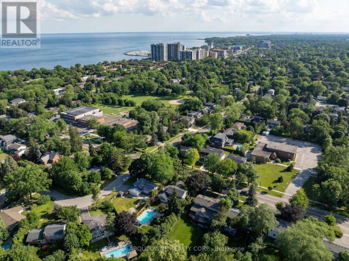 146 THIRD LINE, Oakville (BR Bronte), Ontario, L6L3Z8