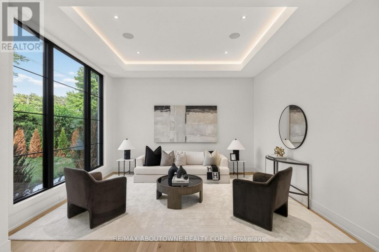146 THIRD LINE, Oakville (BR Bronte), Ontario, L6L3Z8