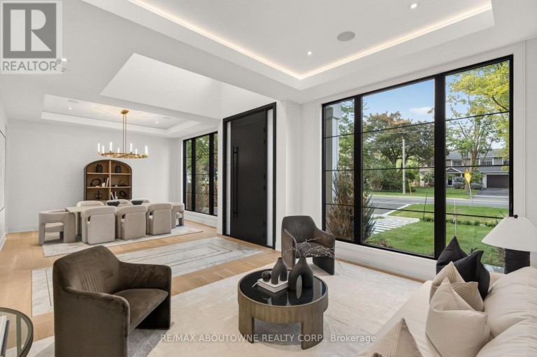 146 THIRD LINE, Oakville (BR Bronte), Ontario, L6L3Z8