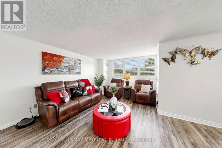 207 - 1111 BOUGH BEECHES BOULEVARD, Mississauga (Rathwood), Ontario, L4W4N1