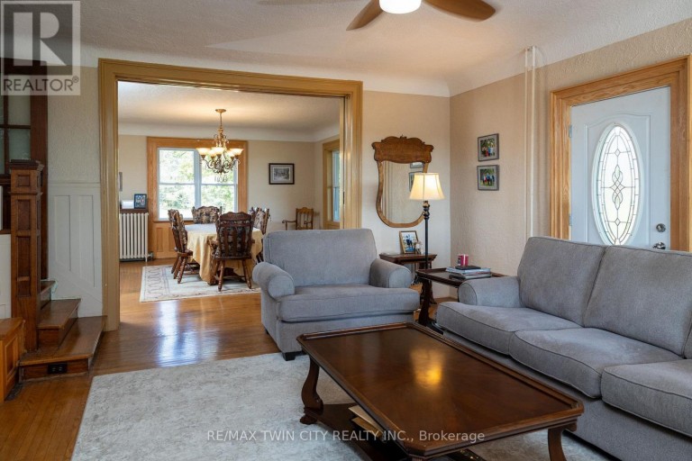 2173 COCKSHUTT ROAD, Norfolk (Waterford), Ontario, N0E1Y0