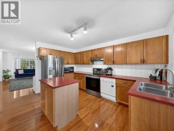 421 Martindale Drive NE Calgary Alberta photo 17