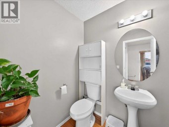 421 Martindale Drive NE Calgary Alberta photo 24