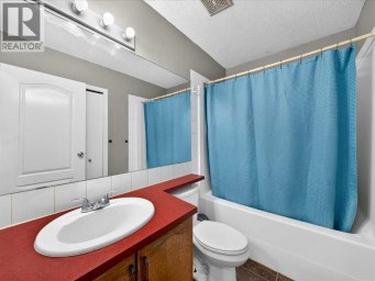 421 Martindale Drive NE Calgary Alberta photo 31
