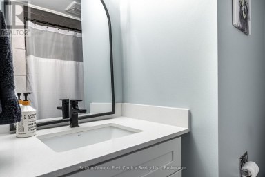 97 GRAHAM CRESCENT Stratford Ontario photo 20