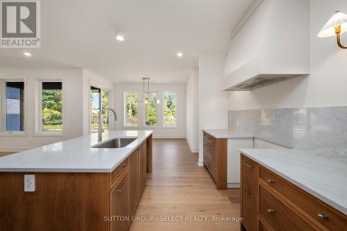 4401 GREEN BEND London South (South V) Ontario photo 11