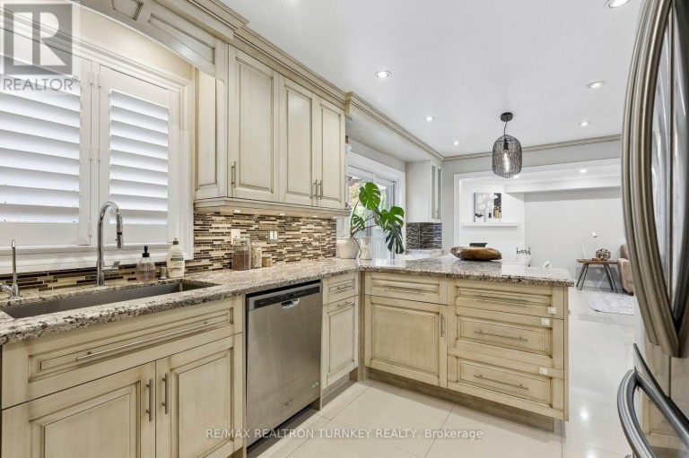 263 CHAMBERS CRESCENT, Newmarket (Armitage), Ontario, L3X1T1