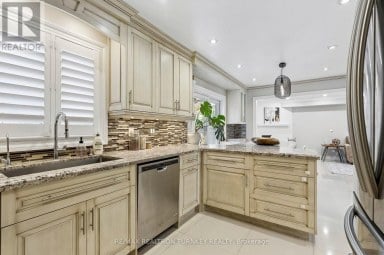 263 CHAMBERS CRESCENT Newmarket (Armitage) Ontario photo 16