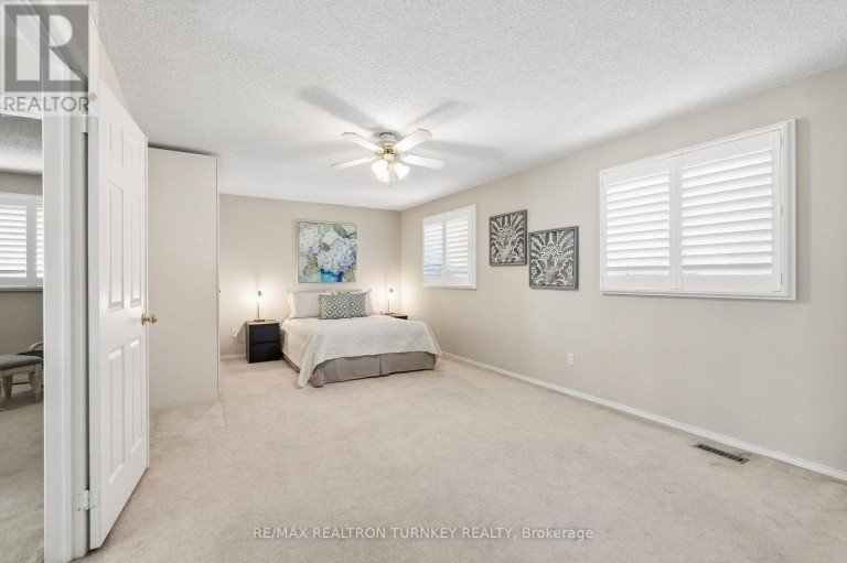 263 CHAMBERS CRESCENT, Newmarket (Armitage), Ontario, L3X1T1