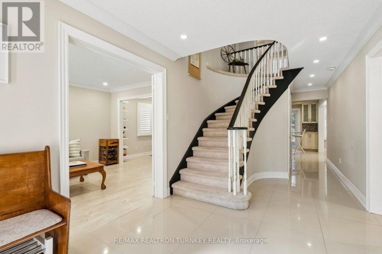 263 CHAMBERS CRESCENT, Newmarket (Armitage), Ontario, L3X1T1