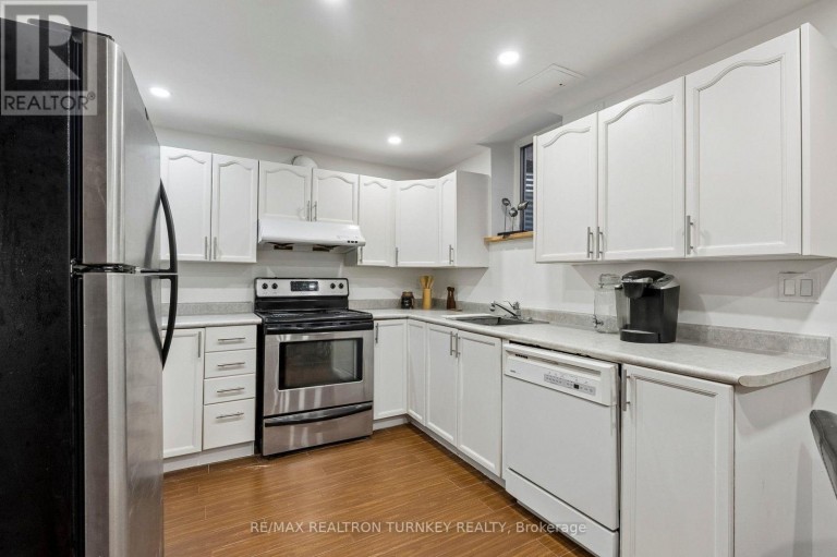263 CHAMBERS CRESCENT, Newmarket (Armitage), Ontario, L3X1T1