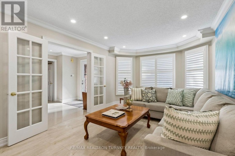 263 CHAMBERS CRESCENT, Newmarket (Armitage), Ontario, L3X1T1