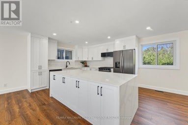 386 PETER STREET N Orillia Ontario photo 4