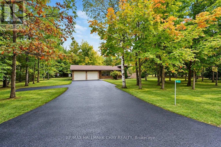 4 BINNIE DRIVE, Springwater (Minesing), Ontario, L9X0C4