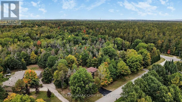4 BINNIE DRIVE, Springwater (Minesing), Ontario, L9X0C4