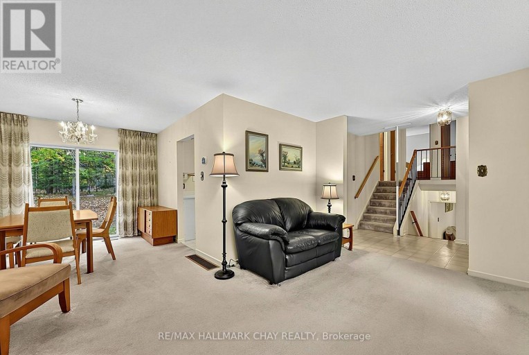 4 BINNIE DRIVE, Springwater (Minesing), Ontario, L9X0C4