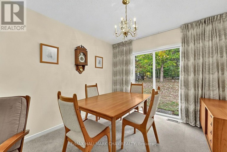4 BINNIE DRIVE, Springwater (Minesing), Ontario, L9X0C4