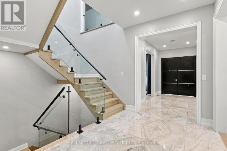 1897 BALSAM AVENUE, Mississauga (Clarkson), Ontario, L5J1L3