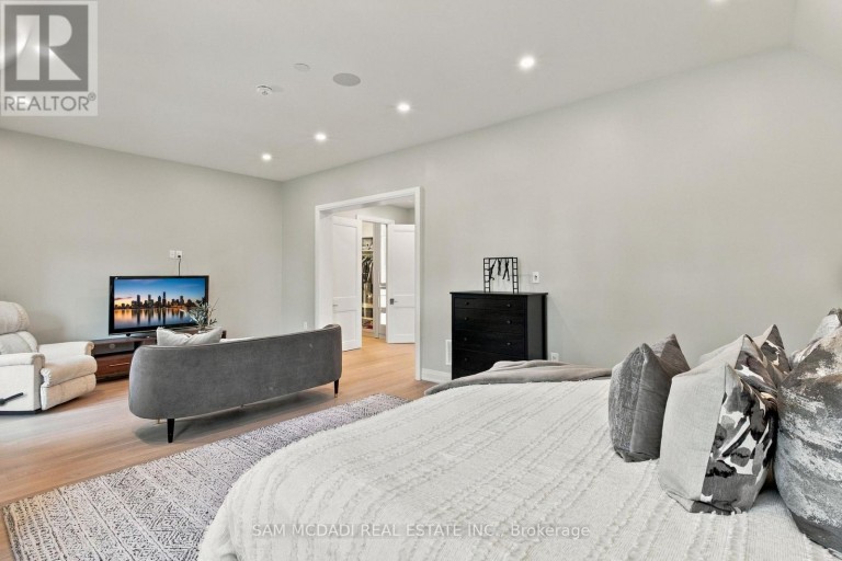 1897 BALSAM AVENUE, Mississauga (Clarkson), Ontario, L5J1L3