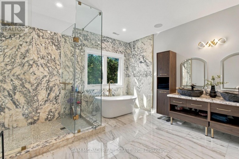 1897 BALSAM AVENUE, Mississauga (Clarkson), Ontario, L5J1L3